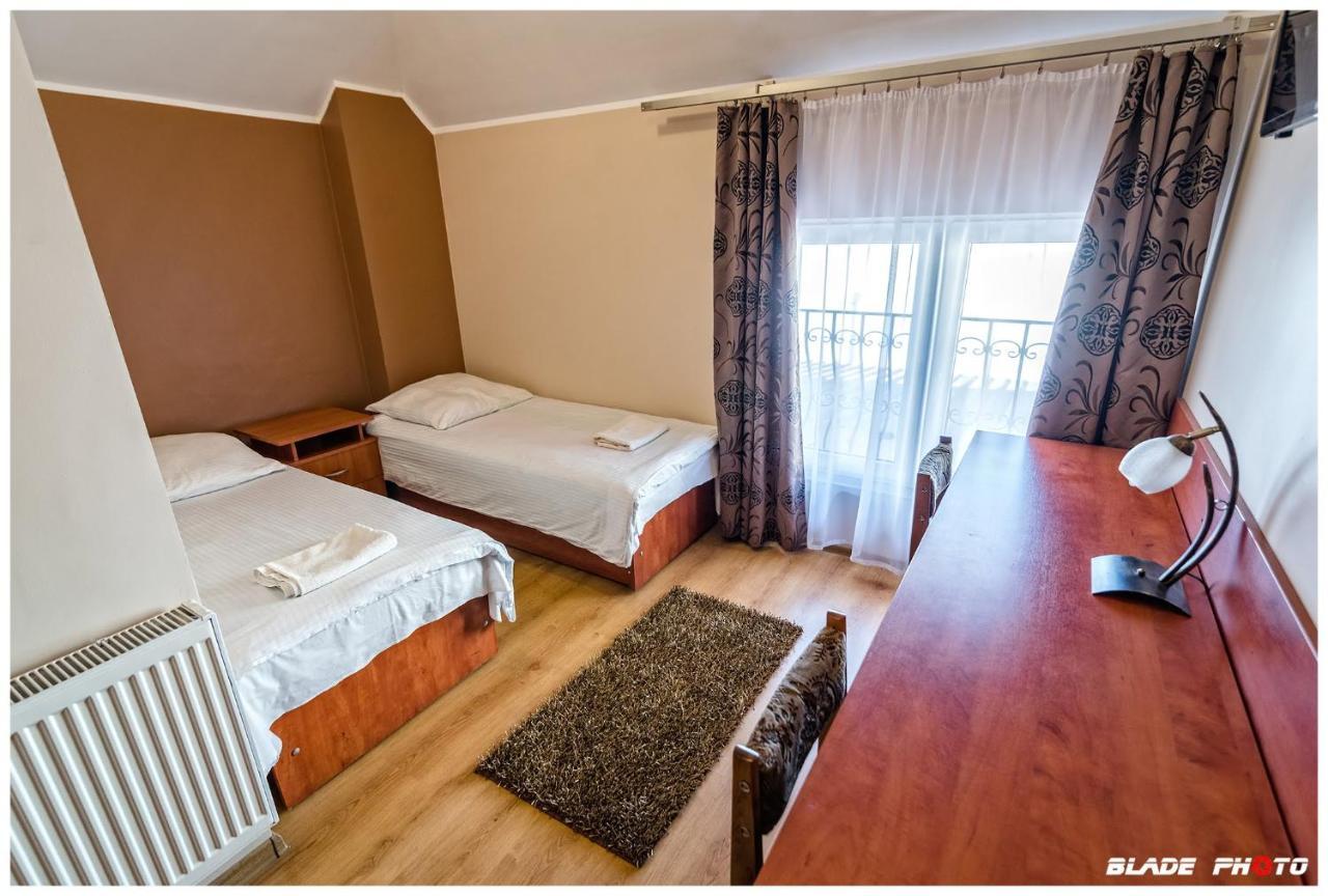 Hotel Warka Esterno foto