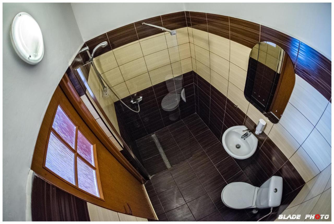 Hotel Warka Esterno foto